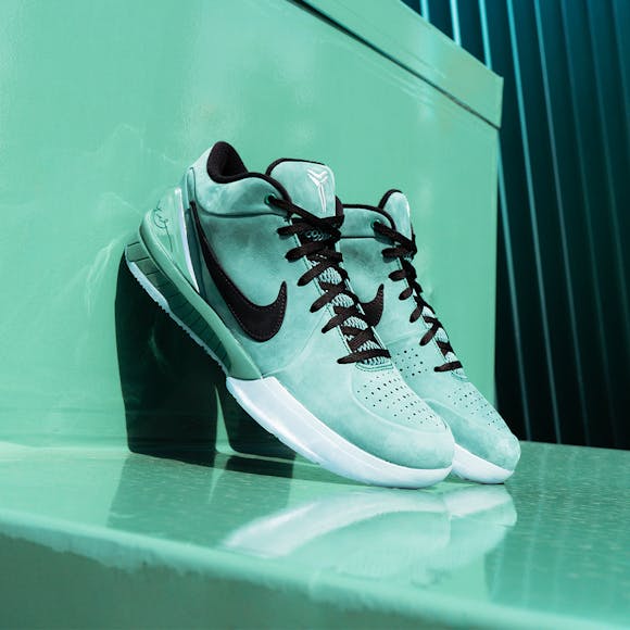 Kobe 4 Protro Girld Dad